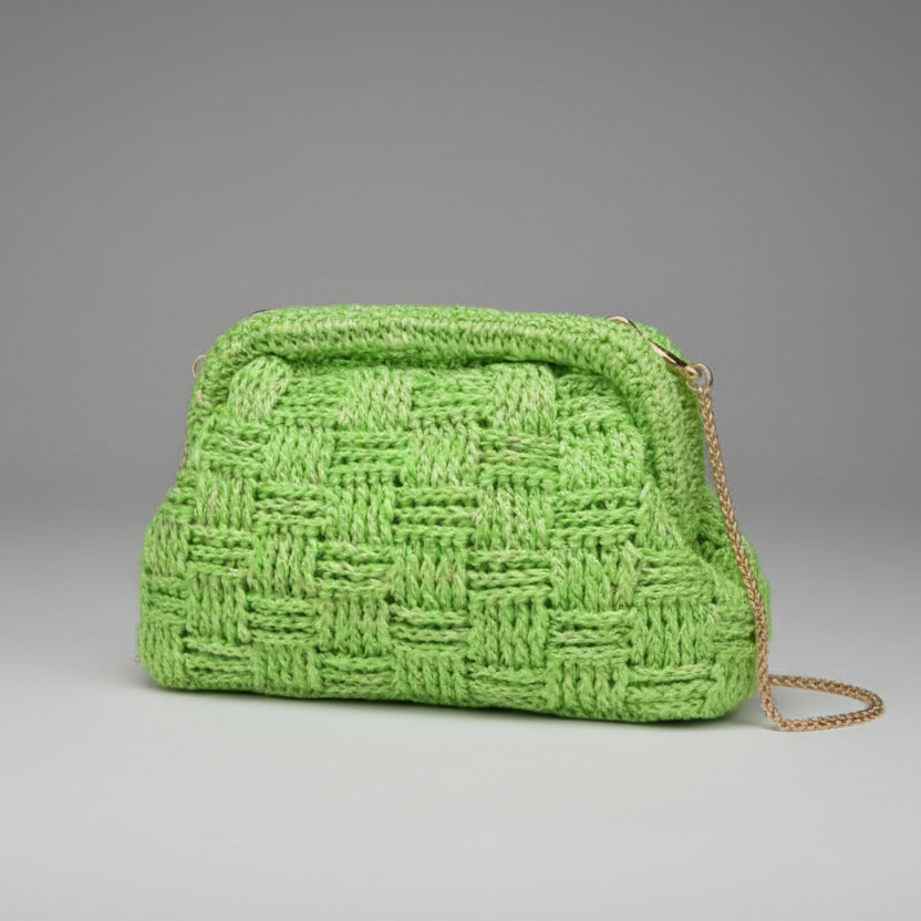 WOVEN CLUTCH