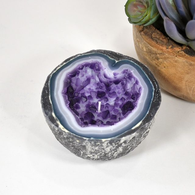 AMETHYST HEART GEODE CANDLE