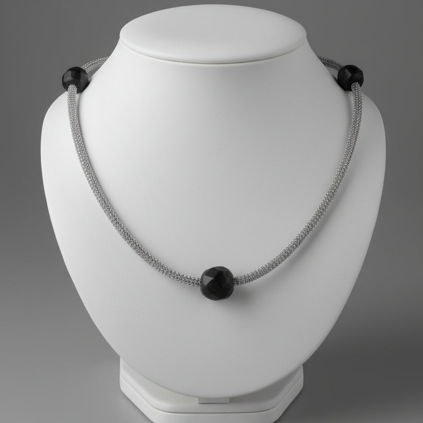 BLACK HORN BEADS NECKLACE