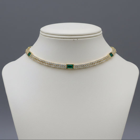 DIAMOND WITH 3 GREEN STONES NECK