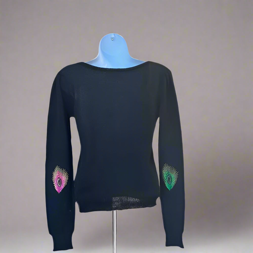 FEATHER PATCH CREW SWEATER