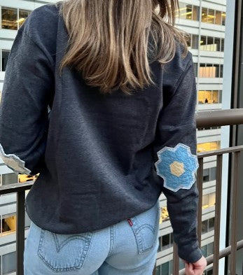 SWEATSHIRT WITH QUILT ELBOW PATCHES